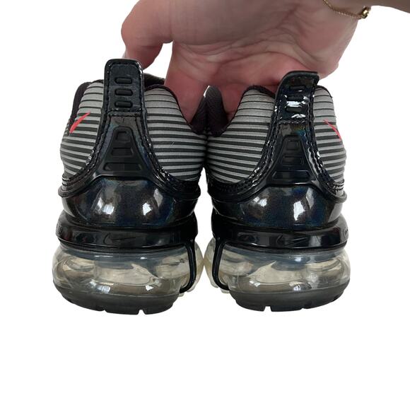 Nike Air VaporMax 360 Metallic Silver Sneakers Sz 6 - Picture 5 of 9
